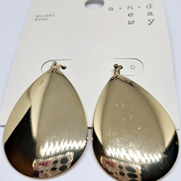 Gold drop earrings - Picture 2 of 4